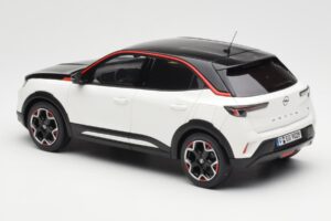 Opel Mokka-E GS Line Jada Wit Otto 1:18 OT1045 Hars — afbeelding 5 van 6