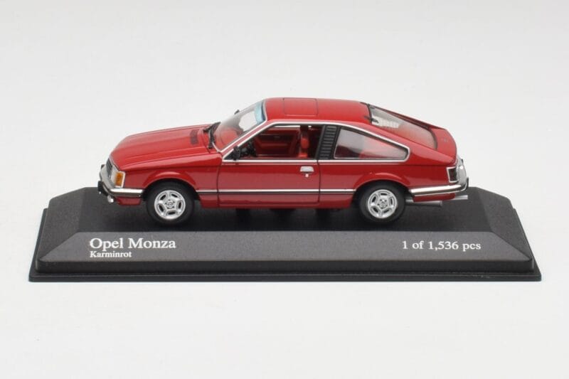 Opel Monza A Rood Minichamps 1:43 400045121 Metaal