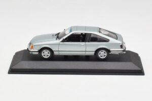 Opel Monza A Zilver Minichamps 1:43 400045122 Metaal