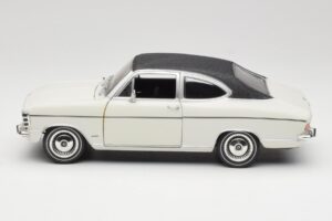Opel Olympia A Coupe Wit Zwart Revell 1:18 8446 Metaal — afbeelding 4 van 8