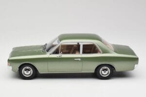 Opel Rekord C Green Metallic Minichamps 1:18 107047000 Hars — afbeelding 3 van 6