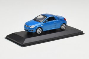 Opel Tigra Twin Top Blauw Minichamps 1:43 919084 Metaal — afbeelding 2 van 4