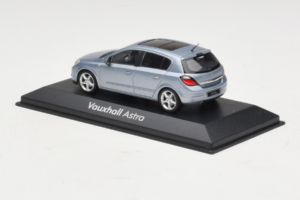 Opel Astra H Blue Metallic Minichamps 1:43 ASTRA004 Metaal — afbeelding 3 van 4
