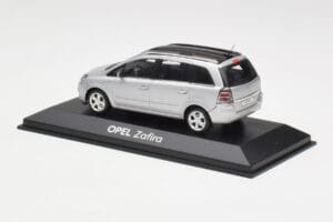 Opel Zafira B Zilver Minichamps 1:43 1799109 Metaal — afbeelding 3 van 4