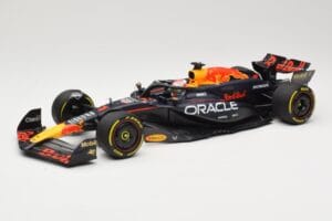 Red Bull Racing RB20 #1 M. Verstappen Winner China GP 2024 Minichamps 1:18 110240501 Metaal