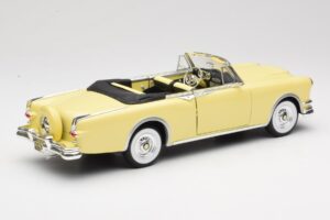 Packard Caribbean Cabriolet Geel Road Signature 1:18 92798 Metaal — afbeelding 3 van 8