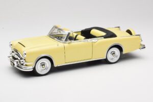Packard Caribbean Cabriolet Geel Road Signature 1:18 92798 Metaal
