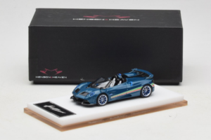 Pagani Huayra Tricolore Roadster Blauw Henson & Heaven 1:64 PHTRB01 Hars — afbeelding 8 van 8