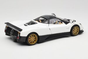 Pagani Zonda F Wit Mondo Motors 1:18 157655 Metaal — afbeelding 3 van 8