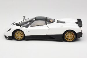 Pagani Zonda F Wit Mondo Motors 1:18 157655 Metaal — afbeelding 4 van 8