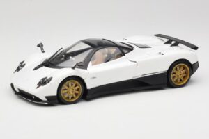 Pagani Zonda F Wit Mondo Motors 1:18 157655 Metaal