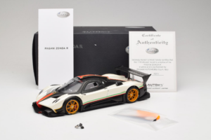 Pagani Zonda R Revolucion Wit AUTOart 1:18 78262 Metaal — afbeelding 8 van 8