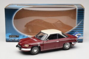 Panhard 24 CT Rood Solido 1:18 1832500 Metaal — afbeelding 8 van 8