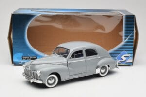 Peugeot 203 Gris Clair Solido 1:18 8145 Metaal — afbeelding 8 van 8