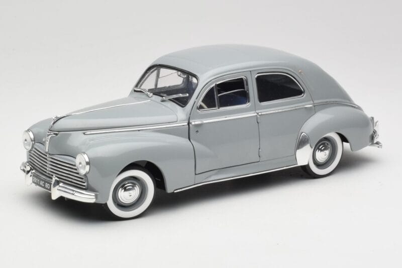 Peugeot 203 Gris Clair Solido 1:18 8145 Metaal