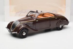 Peugeot 402 Eclipse Chocolade Norev 1:18 184873 Metaal — afbeelding 12 van 12