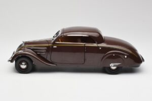Peugeot 402 Eclipse Chocolade Norev 1:18 184873 Metaal — afbeelding 5 van 12