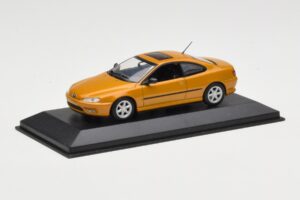 Peugeot 406 Coupe Goud Metallic Minichamps 1:43 430112628 Metaal — afbeelding 2 van 4