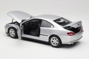 Peugeot 406 Coupe Zilver Gate 1:18 01024 Metaal — afbeelding 5 van 8