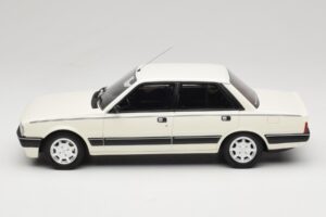 Peugeot 505 V6 White Meije Otto 1:18 OT1297 Hars — afbeelding 3 van 6