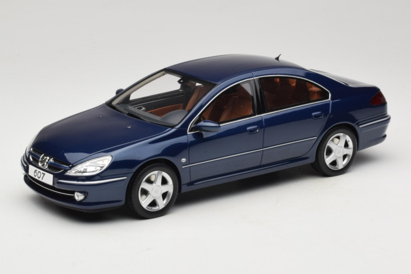 Peugeot 607 Phase II 3.0 V6 Blauw Otto 1:18 OT485 Hars