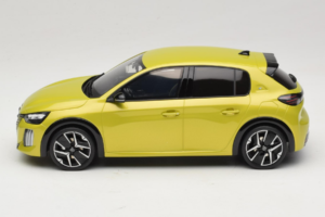 Peugeot E-208 GT Jaune Agueda Otto 1:18 OT1164 Hars — afbeelding 3 van 6