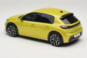 Peugeot E-208 GT Jaune Agueda Otto 1:18 OT1164 Hars — afbeelding 5 van 6