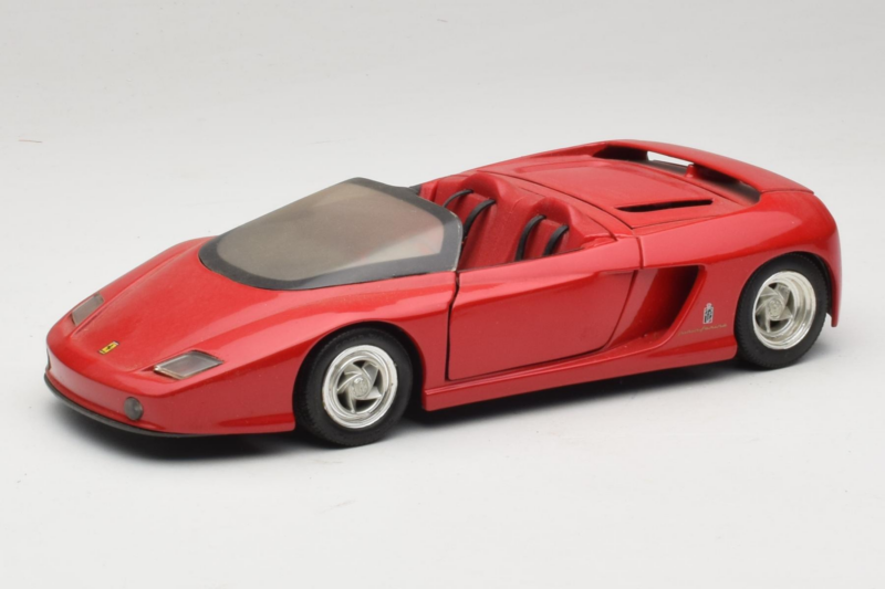 Pininfarina Mythos Rood Revell 1:18 8806 Metaal
