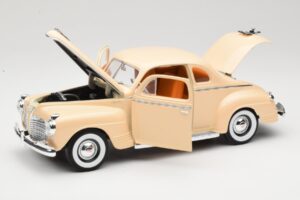Plymouth Coupe Beige Road Signature 1:18 92398 Metaal — afbeelding 2 van 8