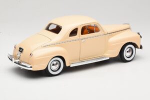 Plymouth Coupe Beige Road Signature 1:18 92398 Metaal — afbeelding 3 van 8