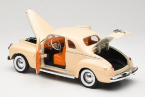 Plymouth Coupe Beige Road Signature 1:18 92398 Metaal — afbeelding 5 van 8