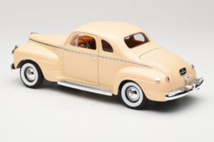 Plymouth Coupe Beige Road Signature 1:18 92398 Metaal — afbeelding 7 van 8