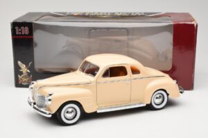 Plymouth Coupe Beige Road Signature 1:18 92398 Metaal — afbeelding 8 van 8