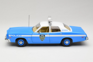 Plymouth Fury Police Pursuit New York Police Department GreenLight 1:18 19043 Metaal — afbeelding 4 van 8