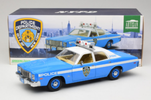 Plymouth Fury Police Pursuit New York Police Department GreenLight 1:18 19043 Metaal — afbeelding 8 van 8