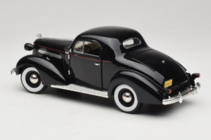 Pontiac Deluxe Zwart Signature Models 1:18 18106 Metaal — afbeelding 7 van 8