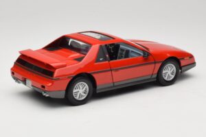 Pontiac Fiero GT Rood Road Signature 1:18 92588 Metaal — afbeelding 3 van 8