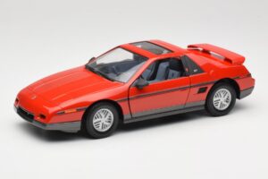 Pontiac Fiero GT Rood Road Signature 1:18 92588 Metaal