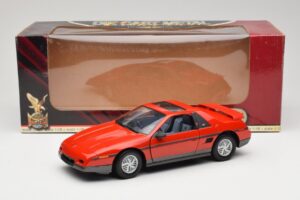 Pontiac Fiero GT Rood Road Signature 1:18 92588 Metaal — afbeelding 8 van 8