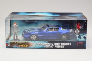 Pontiac Firebird Pennywise With Figure Jada 1:24 31118 Metaal