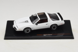 Pontiac Firebird Wit IXO 1:43 CLC582N Metaal