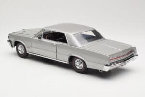 Pontiac GTO Zilver Sun Star 1:18 1821 Metaal — afbeelding 7 van 8