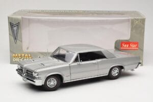 Pontiac GTO Zilver Sun Star 1:18 1821 Metaal — afbeelding 8 van 8