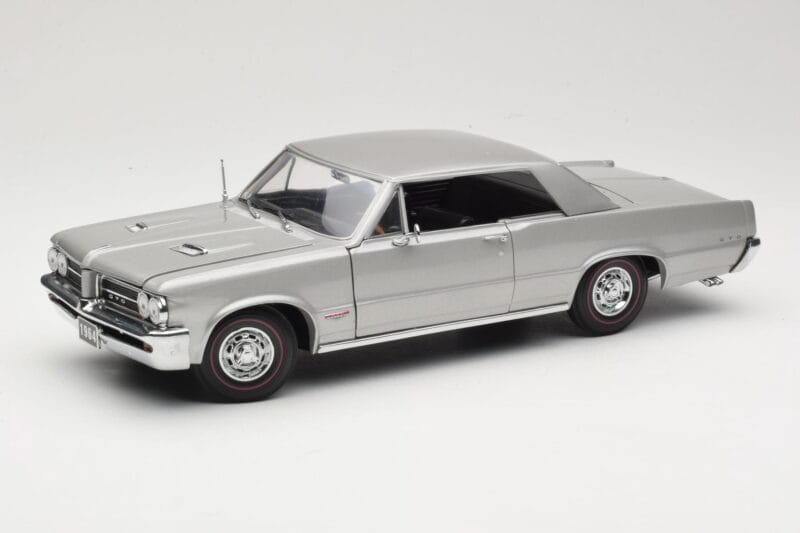 Pontiac GTO Zilver Sun Star 1:18 1821 Metaal