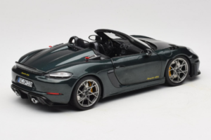 Porsche 718 Spyder RS Weissach Pack Forest Green Norev 1:18 187272 Metaal — afbeelding 3 van 8