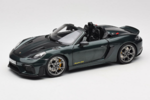 Porsche 718 Spyder RS Weissach Pack Forest Green Norev 1:18 187272 Metaal