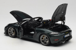 Porsche 718 Spyder RS Weissach Pack Forest Green Norev 1:18 187272 Metaal — afbeelding 5 van 8