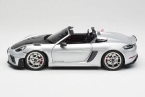 Porsche 718 Spyder RS Weissach Pack GT-Silver Metallic Norev 1:18 187270 Metaal — afbeelding 4 van 8