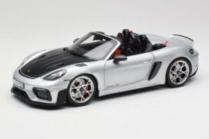 Porsche 718 Spyder RS Weissach Pack GT-Silver Metallic Norev 1:18 187270 Metaal