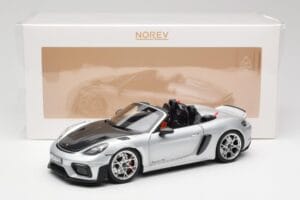 Porsche 718 Spyder RS Weissach Pack GT-Silver Metallic Norev 1:18 187270 Metaal — afbeelding 8 van 8